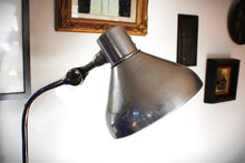 Load image into Gallery viewer, Jumo GS 1 Desk Lamp